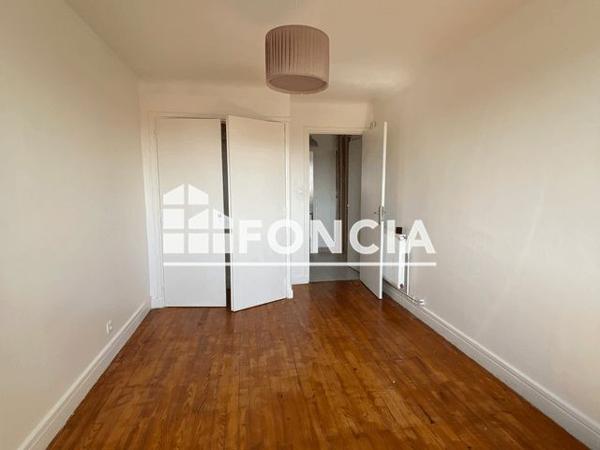 Location Appartement 4 pièces 72.6 m² - 72 RUE GENISSIEU Valence 26000