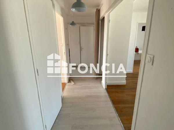 Location Appartement 4 pièces 72.6 m² - 72 RUE GENISSIEU Valence 26000