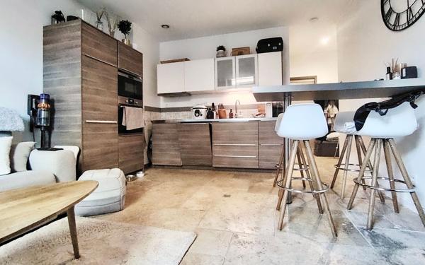 Appartement à vendre    2 pièces • 41 m2 Saint-Priest