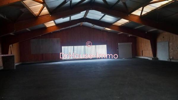 Bien immobilier à vendre 10 pièces de 990 m²