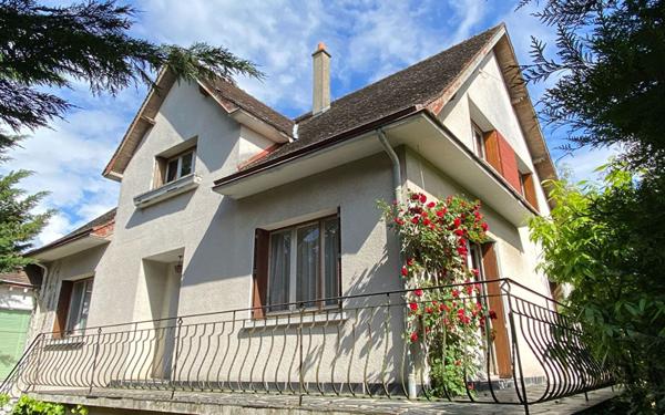 Maison à vendre    5 pièces •  Montoire-sur-le-Loir