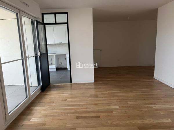 Location Appartement 4 pièces 96.9 m² - Saint-ouen 93400