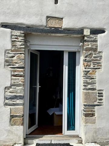 Maison de bourg 7 pièce(s) 180 m2