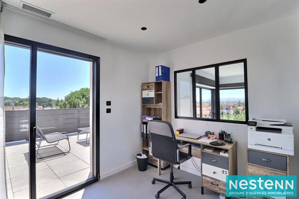 Villa d'exception à Décines-Charpieu 7 pièces 322 m2 - avec prestations haut de gamme - rare sur le secteur