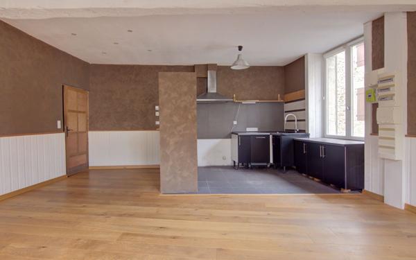 Appartement à vendre    4 pièces • 93,13 m2 Saint-Paul-en-Jarez