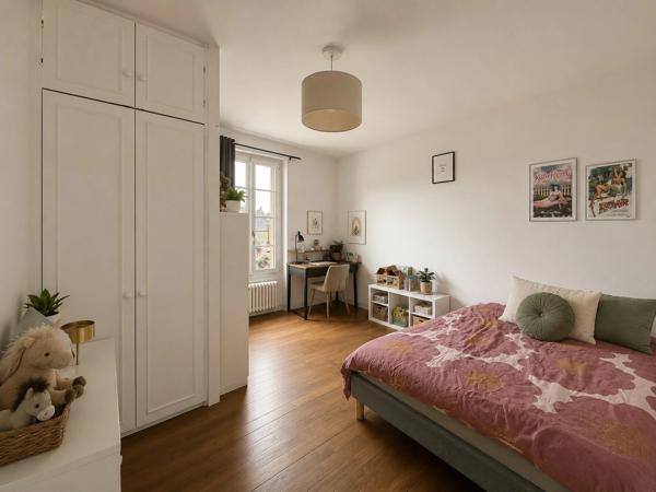 Maison de caractère 7 pièces sur 3 niveaux avec véranda, deux terrasses et terrain de 640 m²