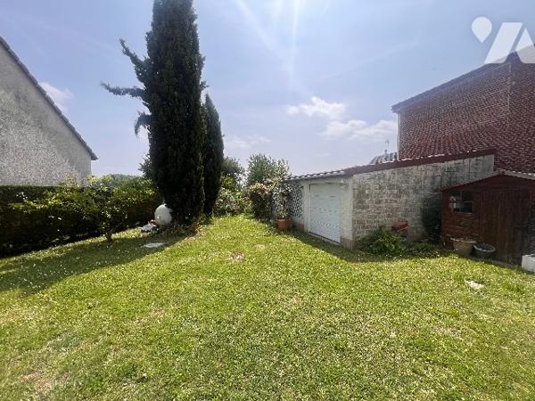 Maison avec jardin à vendre à FOLEMBRAY.