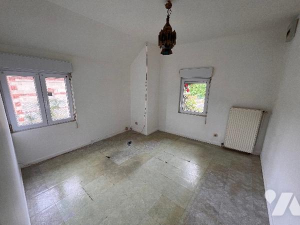 Maison avec jardin à vendre à FOLEMBRAY.