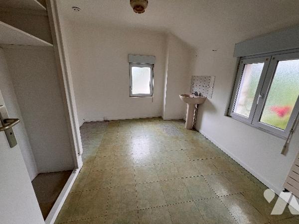 Maison avec jardin à vendre à FOLEMBRAY.