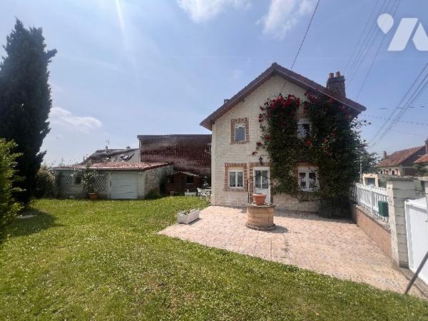 Maison avec jardin à vendre à FOLEMBRAY.