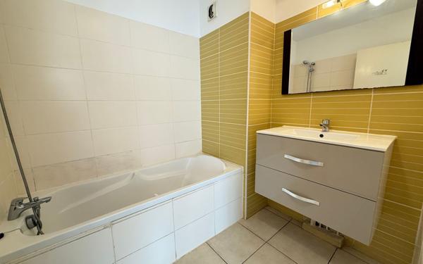 Appartement à vendre    2 pièces • 42,60 m2 Saint-Denis