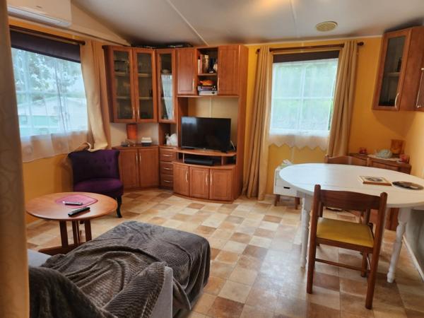 Ensemble sur domaine en bord de mer