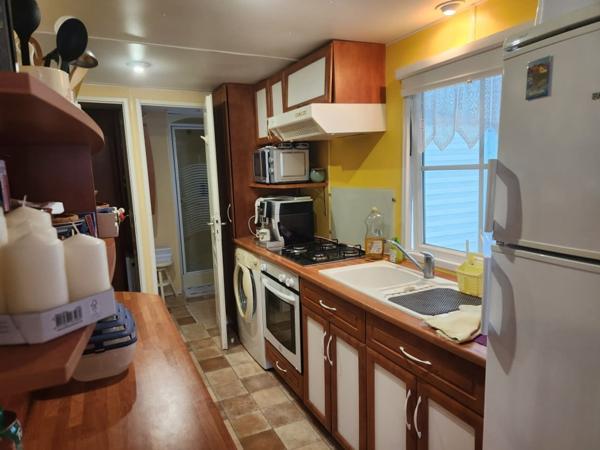 Ensemble sur domaine en bord de mer