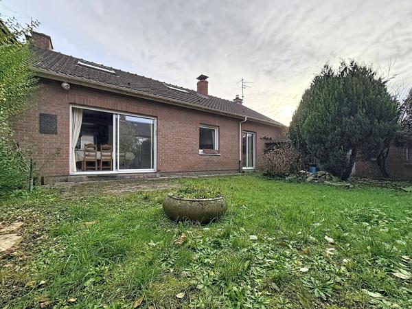 PLAIN PIED SEMI-INDIVIDUELLE DE 94 M2 AVEC JARDIN GARAGE.