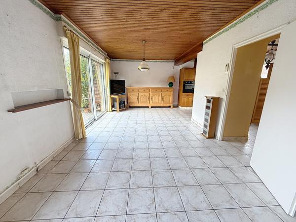 PLAIN PIED SEMI-INDIVIDUELLE DE 94 M2 AVEC JARDIN GARAGE.