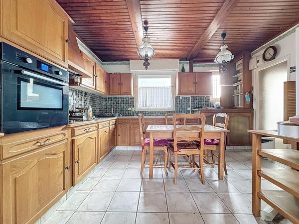 PLAIN PIED SEMI-INDIVIDUELLE DE 94 M2 AVEC JARDIN GARAGE.