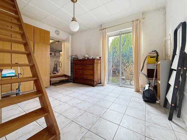 PLAIN PIED SEMI-INDIVIDUELLE DE 94 M2 AVEC JARDIN GARAGE.