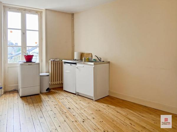 Secteur LA FLECHE - IMMEUBLE MIXTE, COMMERCE ET LOGEMENTS