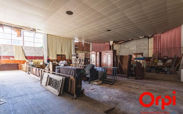 Immeuble à vendre    11 pièces •  La Fère