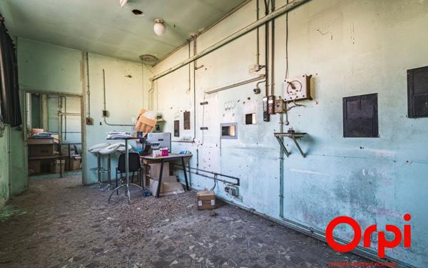 Immeuble à vendre    11 pièces •  La Fère