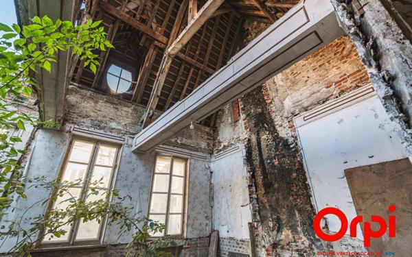 Immeuble à vendre    11 pièces •  La Fère
