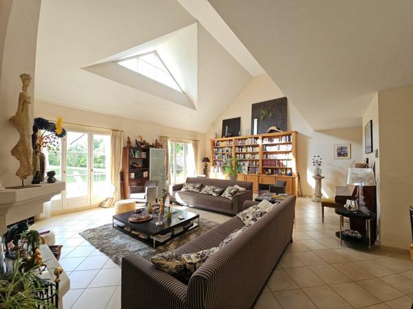 Maison à vendre    7 pièces • 229 m2 Chambourcy