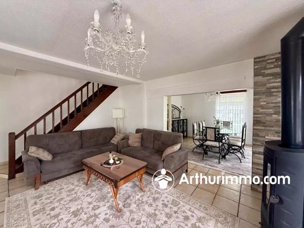 Vente                                                      Maison
                        
                     7 pièces                      170 m2                     à Chaux