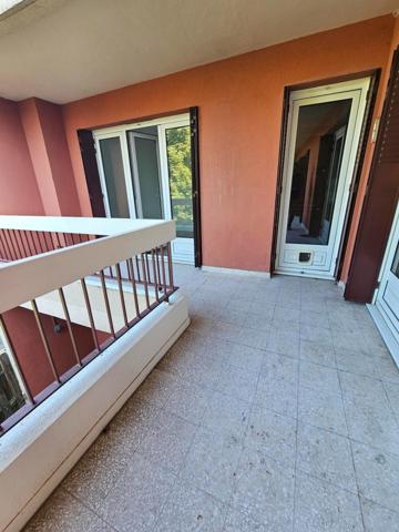 GAGNY CENTRE -  APPARTEMENT 3P LUMINEUX -TERRASSE