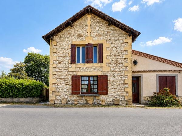 SAINT-PIERRE D'EYRAUD Maison à vendre 240 m2 - 8 pièces-6 chambres- 4 garages- 2 ateliers (24)