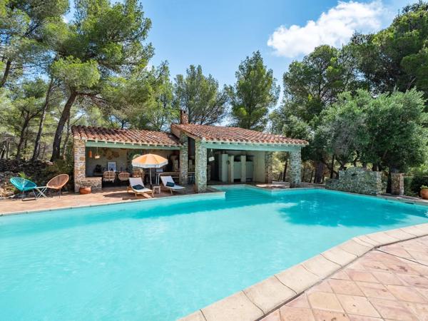 AUTHENTIQUE MAS EN PLEINE NATURE SUR 1.9 HECTARES, ESPIRA DE L'AGLY
