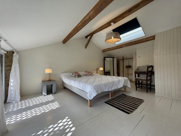 Charmante Maison de Campagne avec Vue, Piscine Chauffée et 6,3 ha de Terrain
