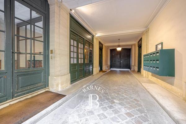 Paris 1er, Appartement 1 Chambre -  46 m² à vendre