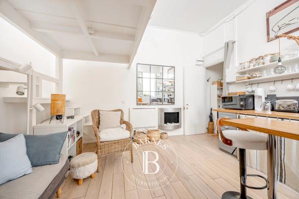 Paris 1er, Appartement 1 Chambre -  46 m² à vendre