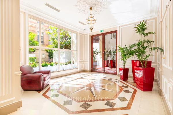 # Appartement – 55m² – Paris 8ème