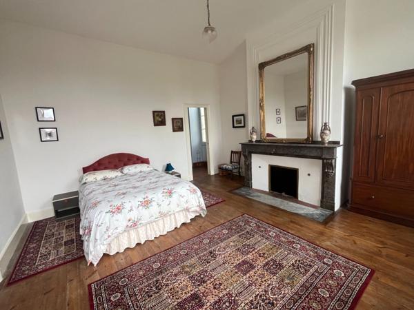 PLAISANCE DU GERS (32), ELEGANTE et HISTORIQUE MAISON BOURGEOISE, dépendances, garage, 3200m² clos et paysagé.