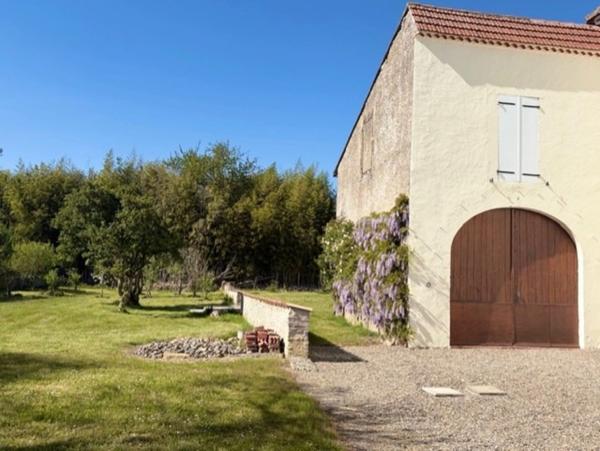 PLAISANCE DU GERS (32), ELEGANTE et HISTORIQUE MAISON BOURGEOISE, dépendances, garage, 3200m² clos et paysagé.