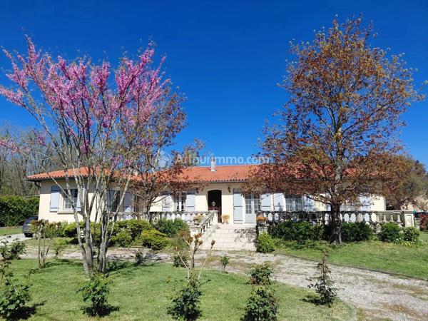 Vente                                                      Maison de village
                        
                     5 pièces                      150 m2                     à Lempaut