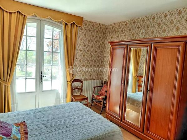 Vente                                                      Maison de village
                        
                     5 pièces                      150 m2                     à Lempaut