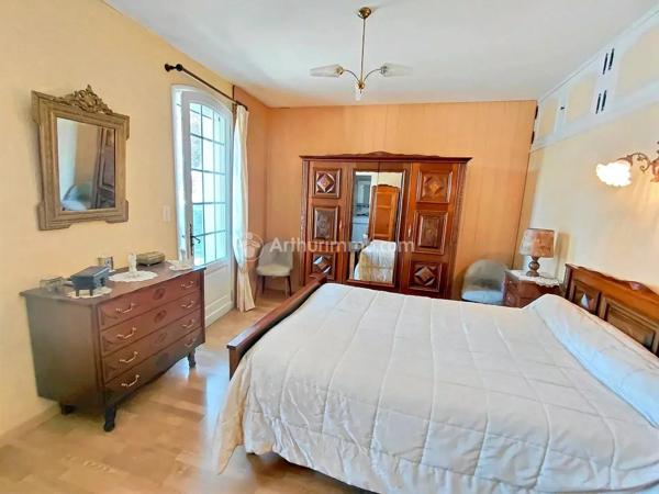 Vente                                                      Maison de village
                        
                     5 pièces                      150 m2                     à Lempaut