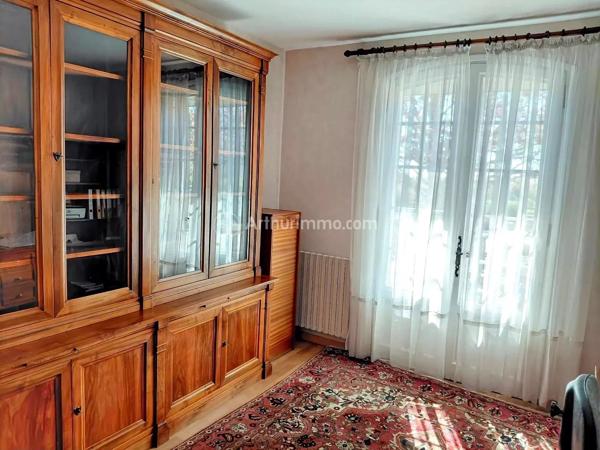 Vente                                                      Maison de village
                        
                     5 pièces                      150 m2                     à Lempaut
