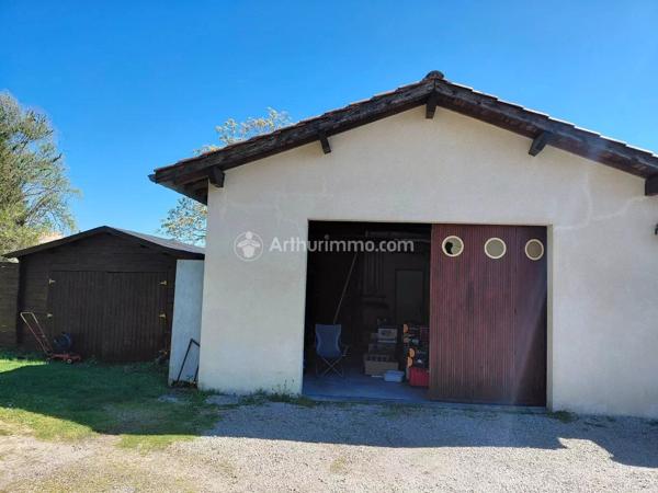 Vente                                                      Maison de village
                        
                     5 pièces                      150 m2                     à Lempaut