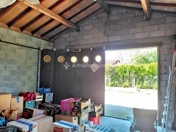 Vente                                                      Maison de village
                        
                     5 pièces                      150 m2                     à Lempaut