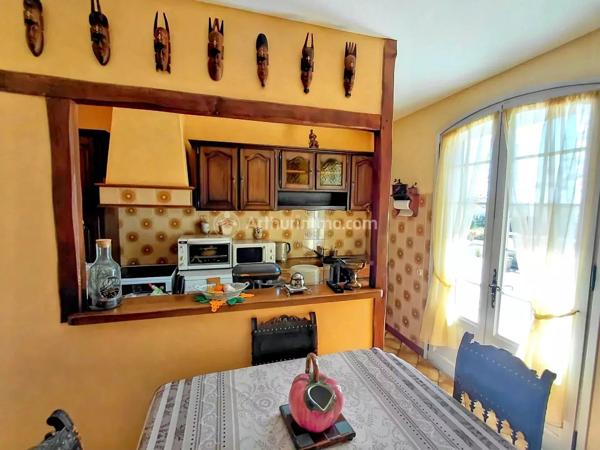 Vente                                                      Maison de village
                        
                     5 pièces                      150 m2                     à Lempaut