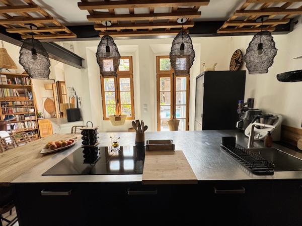 Marseille (13007) VENTE DUPLEX TYPE 4 PENSÉ COMME UNE MAISON 110 M2 (81,59 M2 CARREZ) JARDIN TERRASSE BASSIN 13007 MARSEILLE