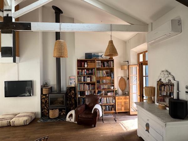 Marseille (13007) VENTE DUPLEX TYPE 4 PENSÉ COMME UNE MAISON 110 M2 (81,59 M2 CARREZ) JARDIN TERRASSE BASSIN 13007 MARSEILLE