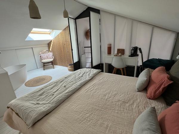 Marseille (13007) VENTE DUPLEX TYPE 4 PENSÉ COMME UNE MAISON 110 M2 (81,59 M2 CARREZ) JARDIN TERRASSE BASSIN 13007 MARSEILLE