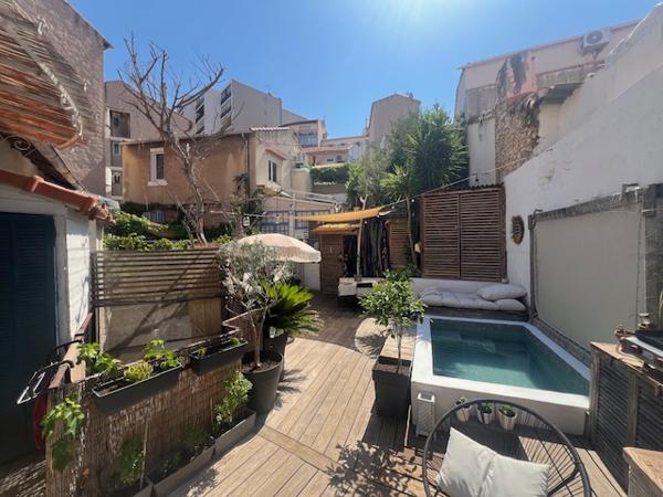 Marseille (13007) VENTE DUPLEX TYPE 4 PENSÉ COMME UNE MAISON 110 M2 (81,59 M2 CARREZ) JARDIN TERRASSE BASSIN 13007 MARSEILLE