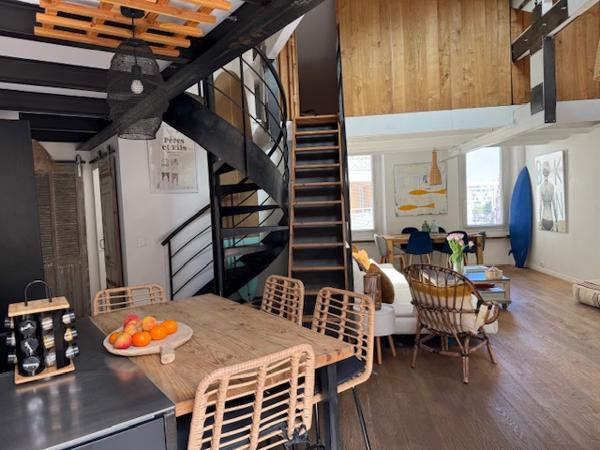 Marseille (13007) VENTE DUPLEX TYPE 4 PENSÉ COMME UNE MAISON 110 M2 (81,59 M2 CARREZ) JARDIN TERRASSE BASSIN 13007 MARSEILLE