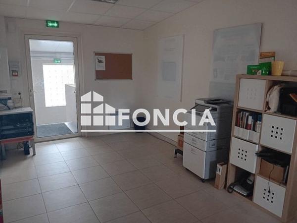 Local commercial 90 m² à Bessines 79000 à vendre