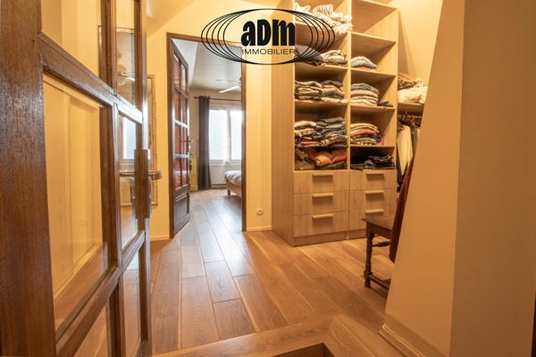 Maison
                                                                                                                                                                                                                                                                                                                        6 pièce(s)                                                                                                                                                                                                          4 chambre(s)                                                                                                                                                                                                          161  m²